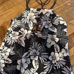 Time and Tru Black and White Floral Camisole